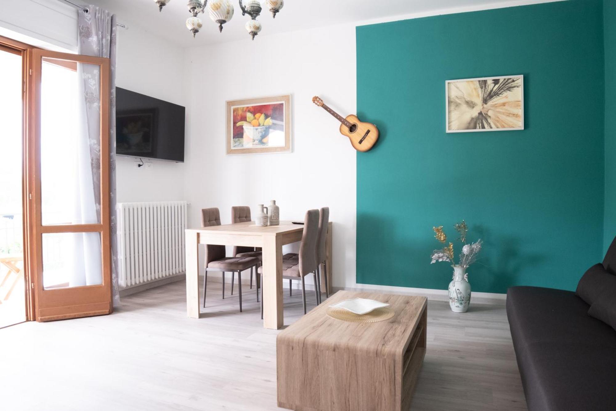Leggiuno Casa Vacanze Aria מראה חיצוני תמונה