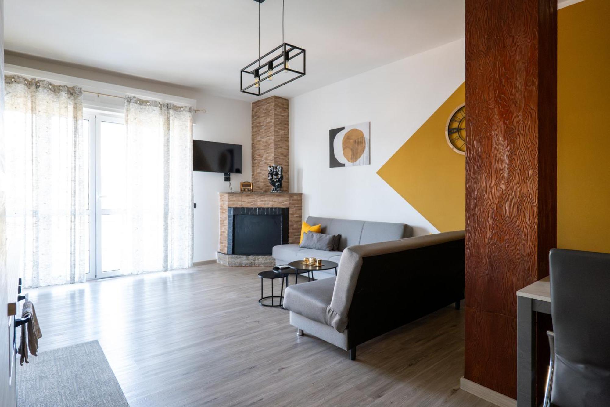 Leggiuno Casa Vacanze Aria מראה חיצוני תמונה
